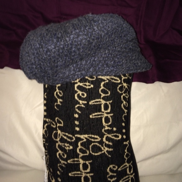 Blue/Grey brimmed cap with side bow. - Picture 2 of 4